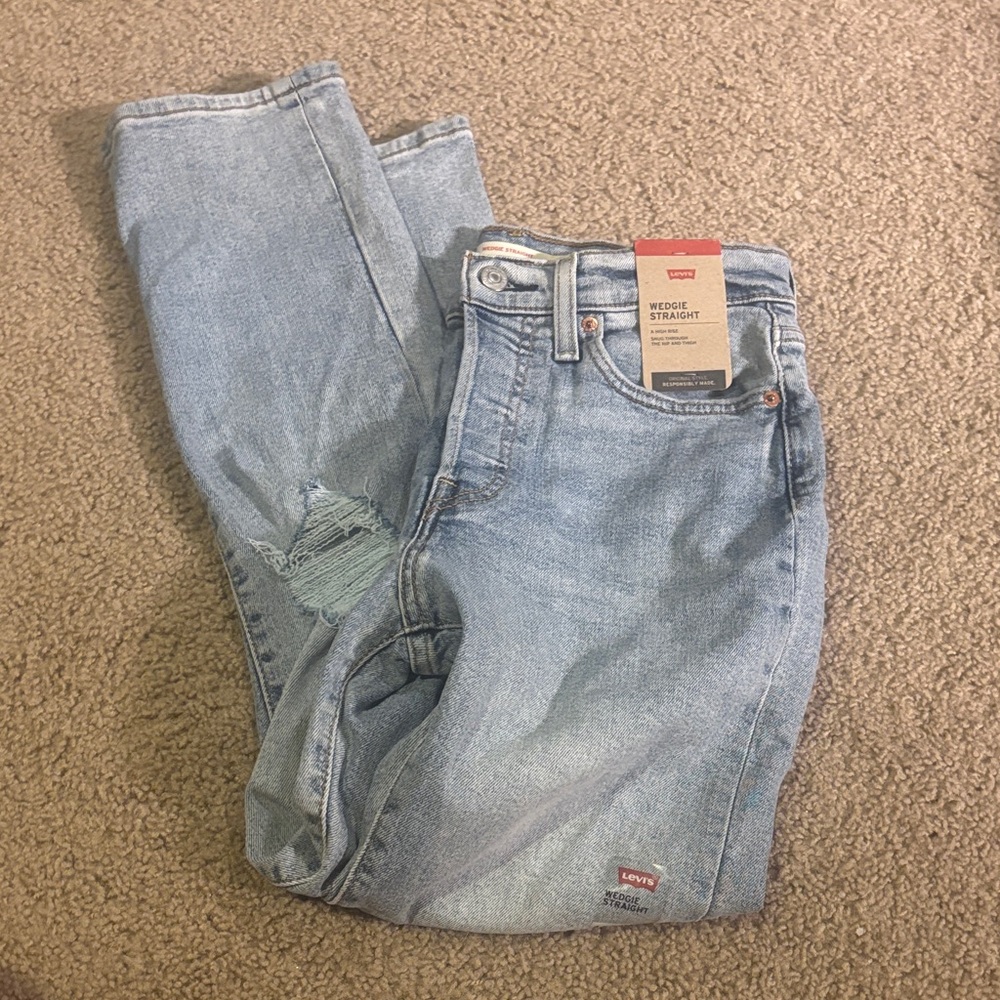 Levi's Women's Light Blue Straight Leg Jeans